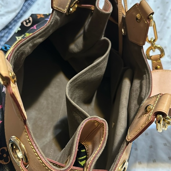 💯 Authentic Louis Vuitton Handbag in Multi Black Color🍀 - Picture 7 of 17